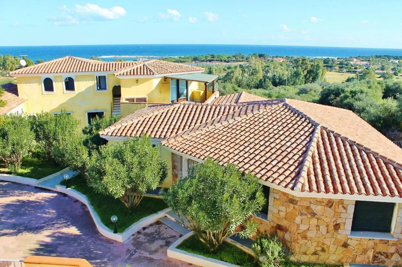 Oleandri Rossi Villa Tanaunella