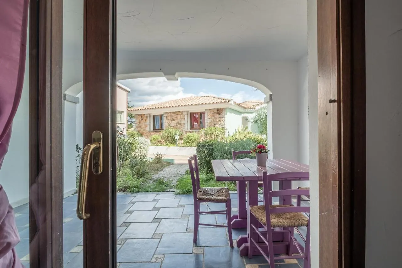 Casa vacanze Oleandri Rossi Villa Tanaunella