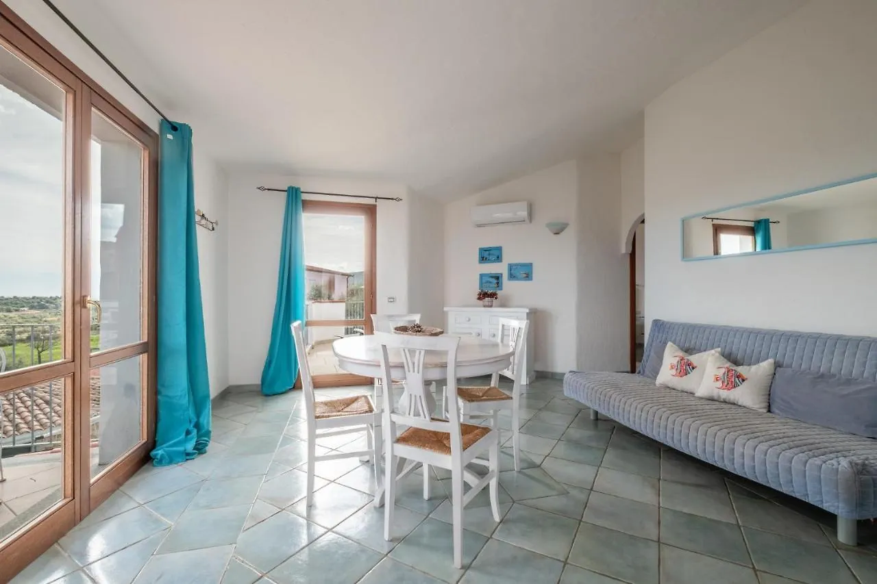 Oleandri Rossi Villa Tanaunella 0*,