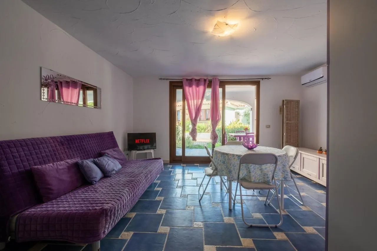 Oleandri Rossi Villa Tanaunella