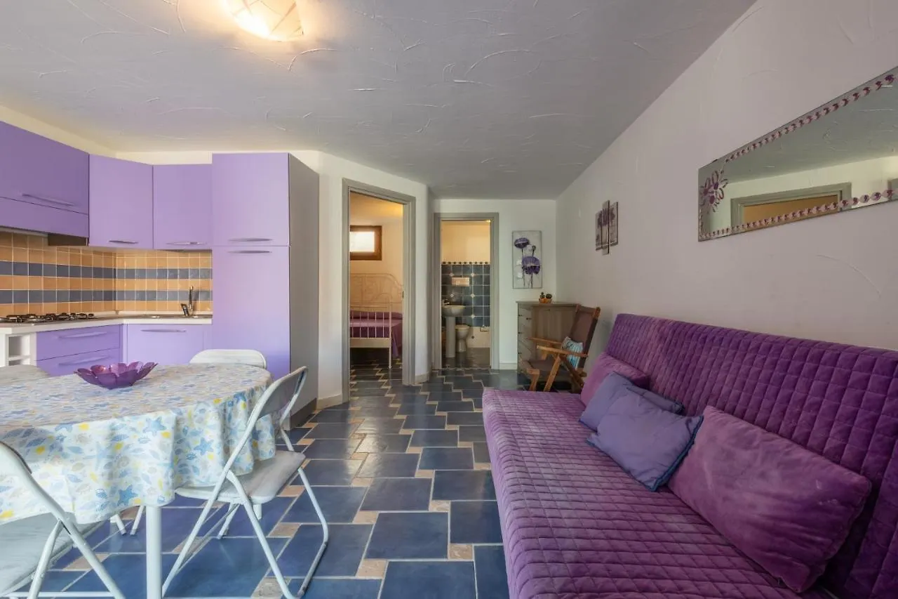 Casa vacanze Oleandri Rossi Villa Tanaunella