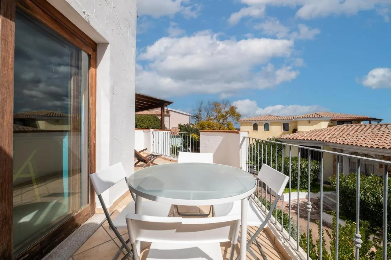 Oleandri Rossi Villa Tanaunella Casa vacanze
