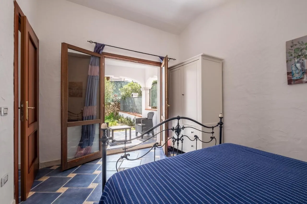 Oleandri Rossi Villa Tanaunella Casa vacanze